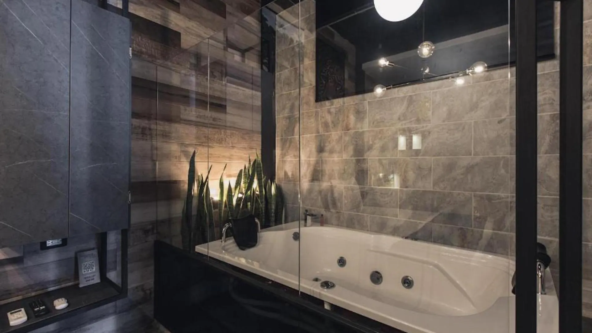 ****  Hotel Lleras Medellin Colombia