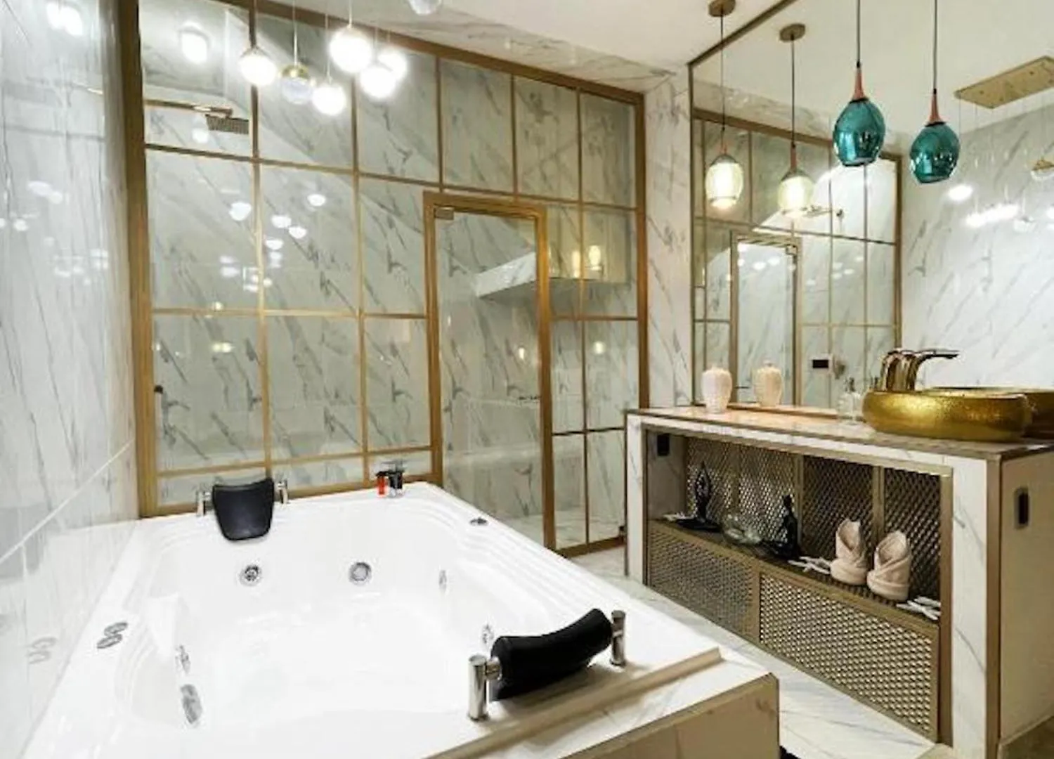Hotel Lleras Medellín 4*,